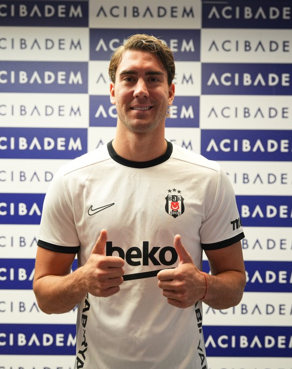 Dušan Vlahović Completes His Beşiktaş Medical at Acibadem Altunizade Hospital